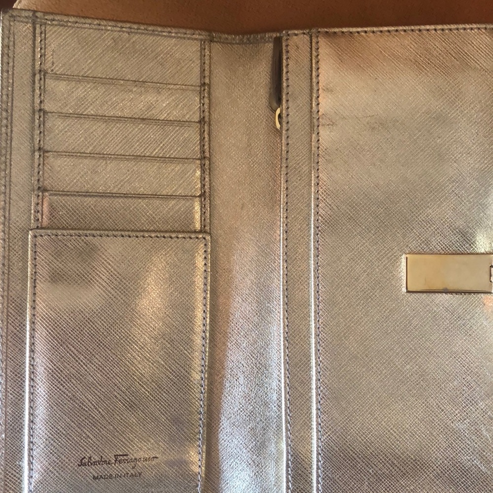 Gold Salvatore fregamo wallet very good condition